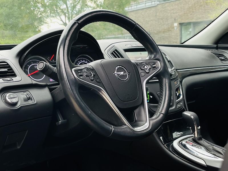 Opel Insignia 2.0CDT 4x4 AUT KAMERA SERVISKA - fotka 27 z 46
