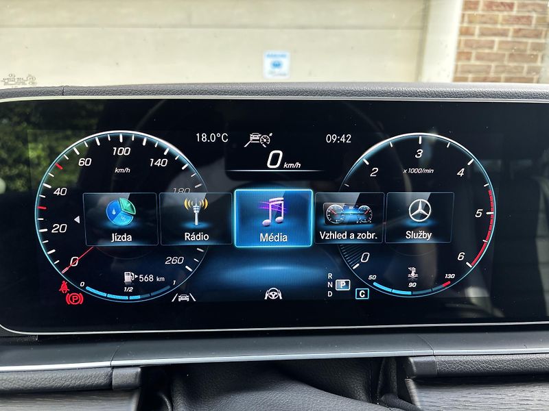 Mercedes-Benz GLE (2023) 400d 4MATIC 9GTRONIC AMG Paket - fotka 65 z 166