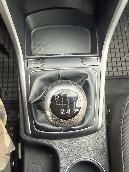Hyundai i30 COMFORT 1,6 81 kW - fotka 17 z 17