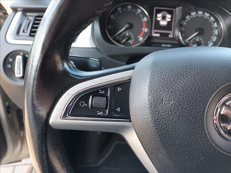 Škoda Rapid 1,2 TSI,81KW,KLIMA,PARKING, - fotka 35 z 39