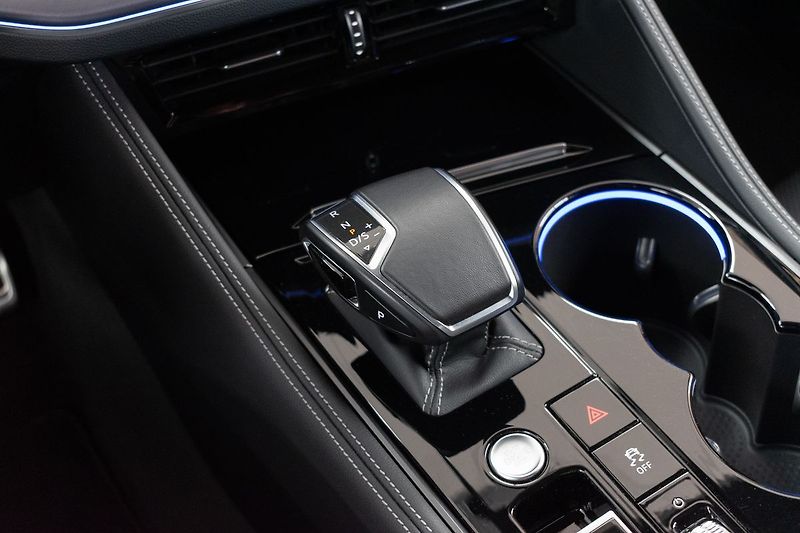Volkswagen Touareg 3.0 TDI R-LINE*ZÁRUKA*TAŽNÉ*ČR - fotka 26 z 48