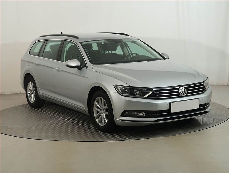 Volkswagen Passat (2017) Comfortline 2.0 TDI, Automat - fotografie inzerátu