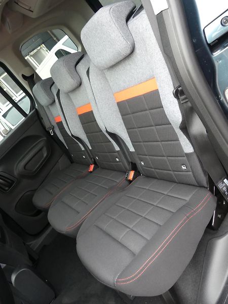 Citroën Berlingo (2026) 30 LET Petrol 110k Manual - fotka 9 z 23