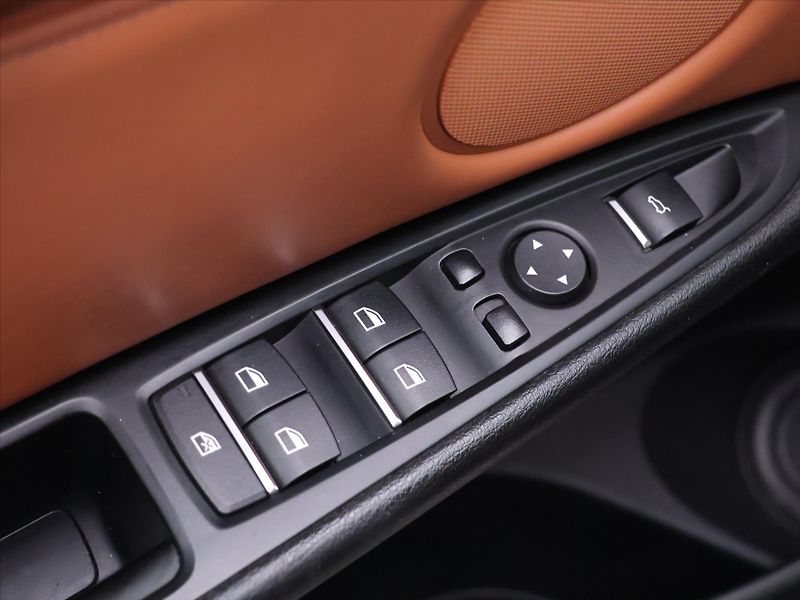 BMW X6 3,0 40d 230kW xD Aut. CZ LED - fotka 15 z 38