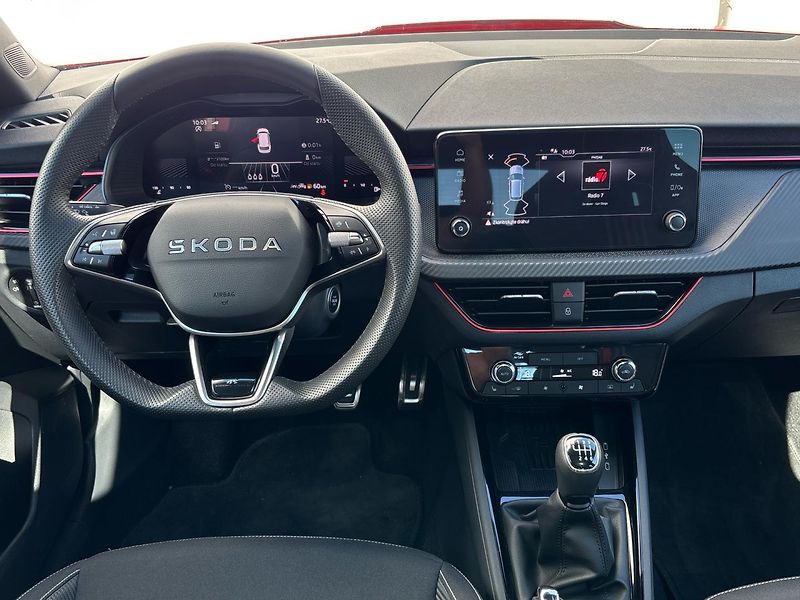 Škoda Kamiq Monte Carlo - fotka 18 z 25