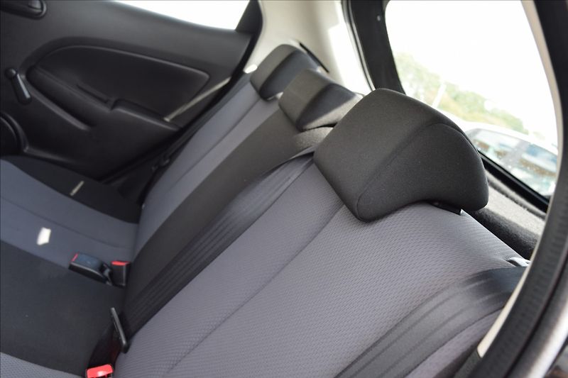 Mazda 2 1,4 i 55KW KLIMA - fotka 16 z 35