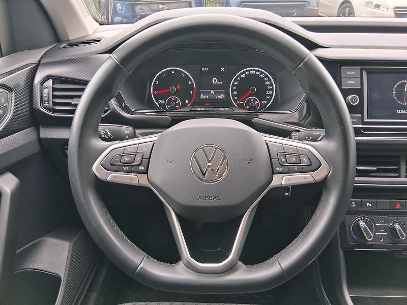 Volkswagen T-Cross LIFE 1.0 TSI 70 kW - fotka 10 z 23