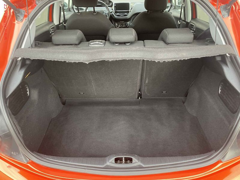 Peugeot 208 (2018) 1.2 PT, Style, kamera - fotka 7 z 15