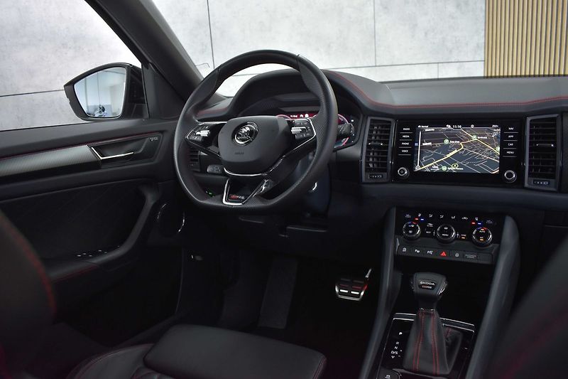 Škoda Kodiaq RS 2.0 TSI 180kW 4x4*DPH*ČR 1M - fotka 8 z 52