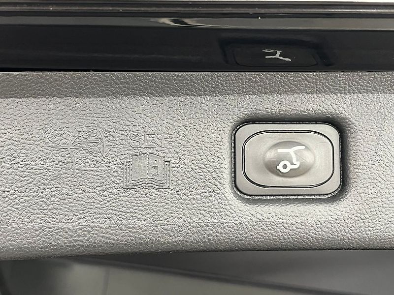 Ford S-MAX 2.5 Duratec HEV TITANIUM - fotka 34 z 64