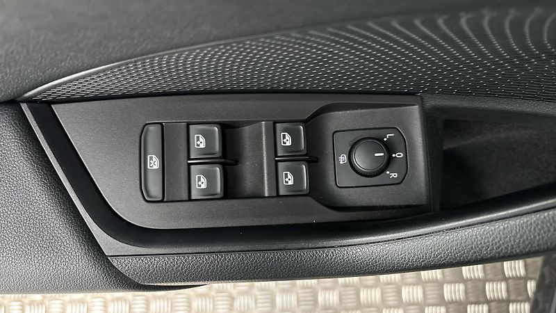 Škoda Octavia 2.0 TDI DSG Ambition Combi - fotka 21 z 26