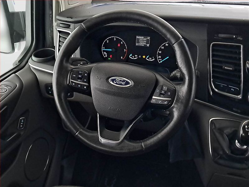 Ford Tourneo Custom (2018) Titanium 2.0 EcoBlue, ČR - fotka 14 z 17
