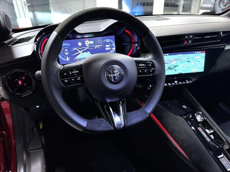 Alfa Romeo Junior (2025) Veloce 280k Elettrica 54 kWh * - fotka 18 z 22