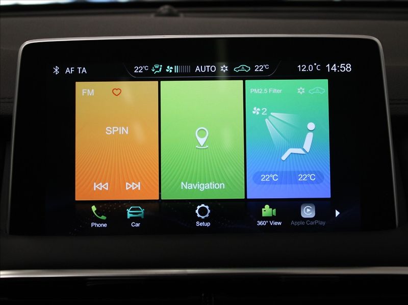 MG EHS 1,5 PHEV 190kW Exclusive PANO - fotka 12 z 28