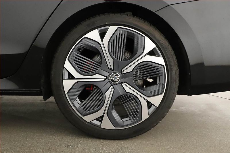 Škoda Octavia (2025) RS 2.0 TSI, RS, Matrix FUllLed - fotka 12 z 25