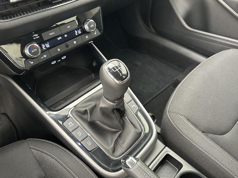 Škoda Fabia 1.0 TSI Top selection - fotka 20 z 24