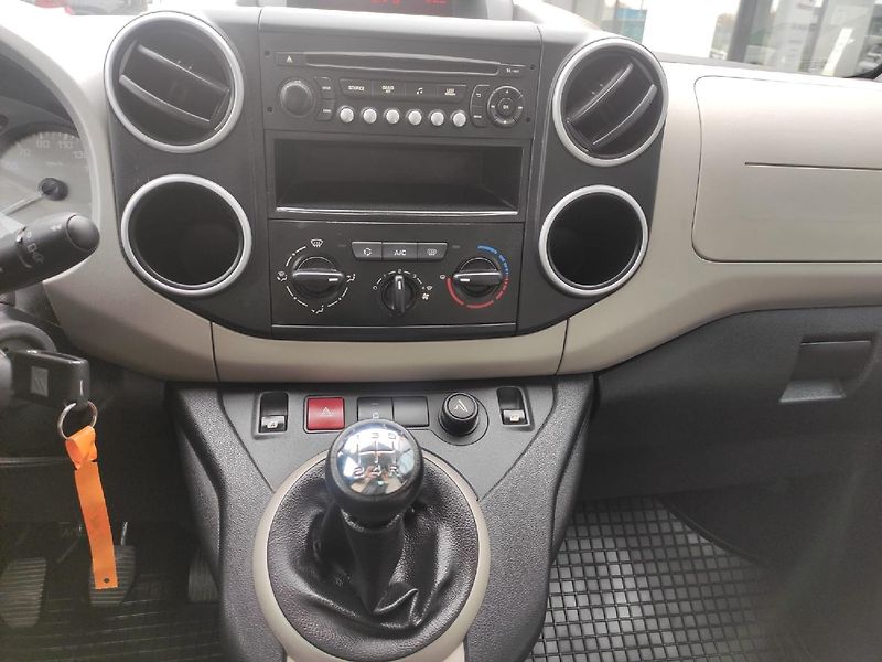 Citroën Berlingo (2016) MULTISPACE 1.6i 120k MAN5 TZ - fotka 21 z 27