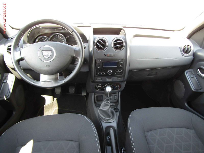 Dacia Duster (2015) 1.5 dCi, 2.maj,ČR, AC, STK3 - fotka 8 z 16