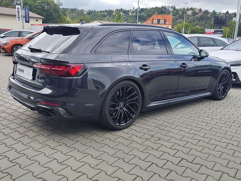 Audi RS 4 2.9 TFSI/331kW RS Dynamic pake - fotka 5 z 41
