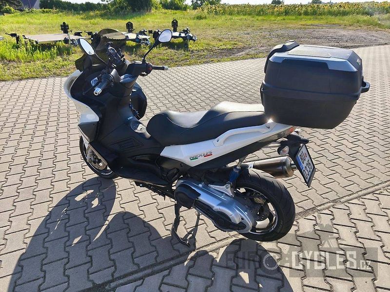 Gilera Nexus 500 (2011) - fotka 8 z 11