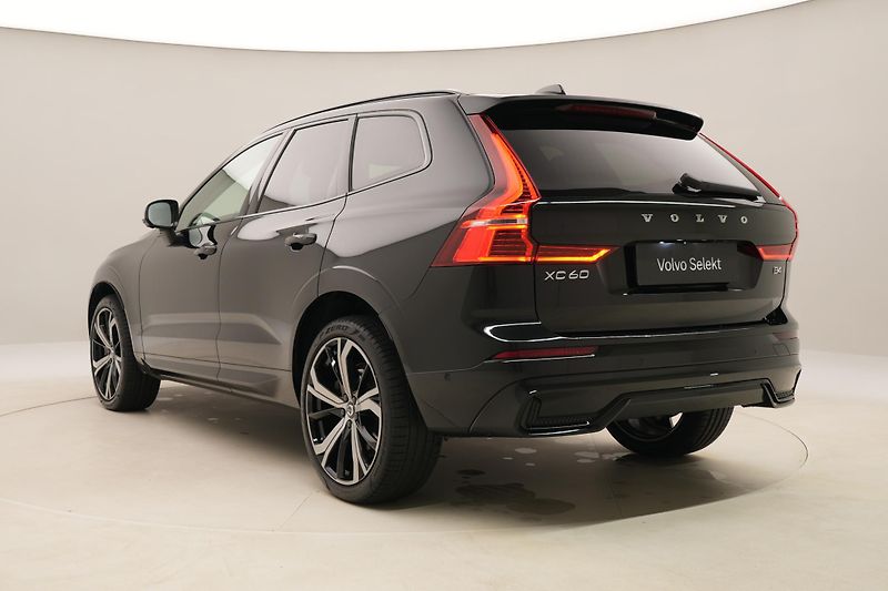 Volvo XC60 B4 AWD DARK PLUS AUT  - fotka 11 z 56