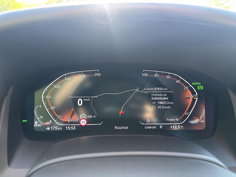 BMW Řada 8 (2022) 840d xDRIVE M PANO LASER H/K - fotka 11 z 40