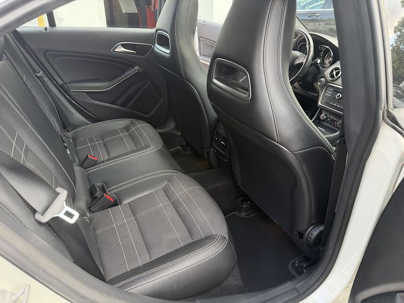 Mercedes-Benz CLA (2015) - fotka 17 z 31