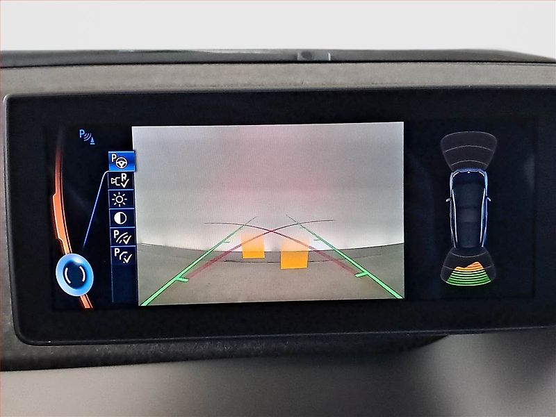 BMW i3 (2014) 60Ah BEV, SoH 79%, Automat - fotka 16 z 16
