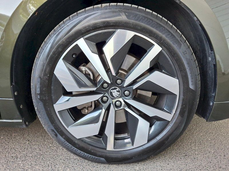 Škoda Enyaq (2025) iV SportLine 4x4 85x 210kW - fotka 6 z 35