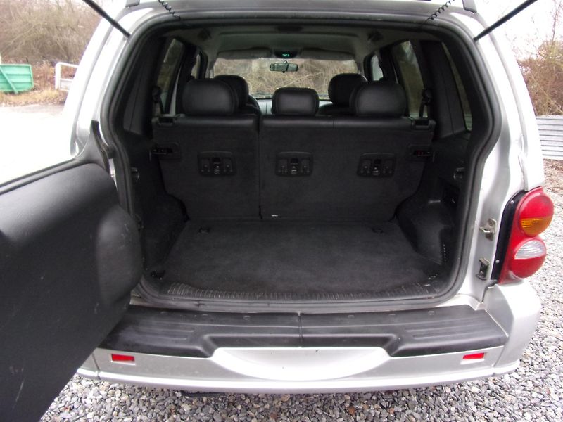 Jeep Cherokee (2004) 2.5 CRD 105kW 4X4  BEZ KOROZE - fotka 19 z 23