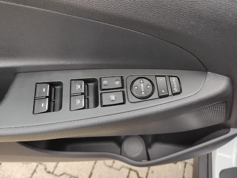 Hyundai Tucson (2019) 1.6 GDI 177k MAN6 TZ, zimáky - fotka 29 z 35