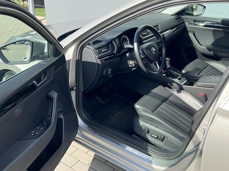 Škoda Superb (2017) 2,0TDi140kW Laurin&Klement DSG - fotka 12 z 42