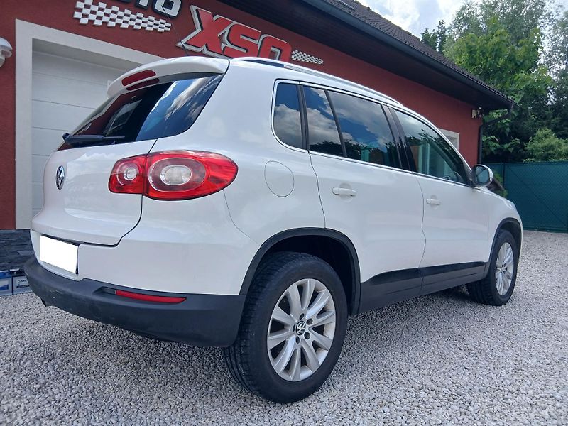 Volkswagen Tiguan 2.0 TSi 4x4 - fotka 3 z 36
