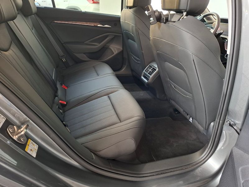 Škoda Superb (2025) COMBI L K TD 142/2.0 A7A - fotka 9 z 31