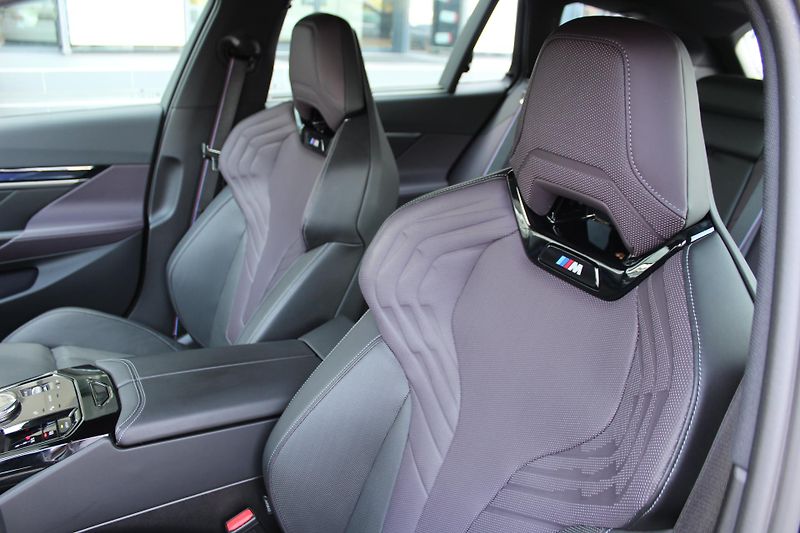 BMW Řada 5 BMW 540d xDrive Touring TOP - fotka 11 z 29