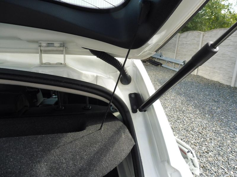 Nissan Qashqai 1.5DCi 110PS NAVI STK TOP STAV - fotka 130 z 189