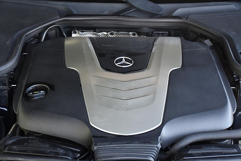 Mercedes-Benz Třídy E 350d - fotka 42 z 42