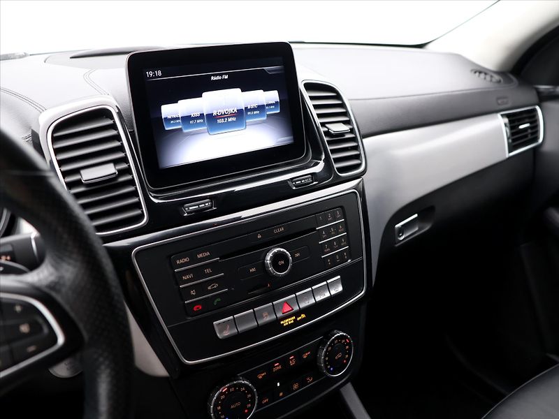 Mercedes-Benz GLE 3.0 400 245kW Coupe Aut. - fotka 27 z 42