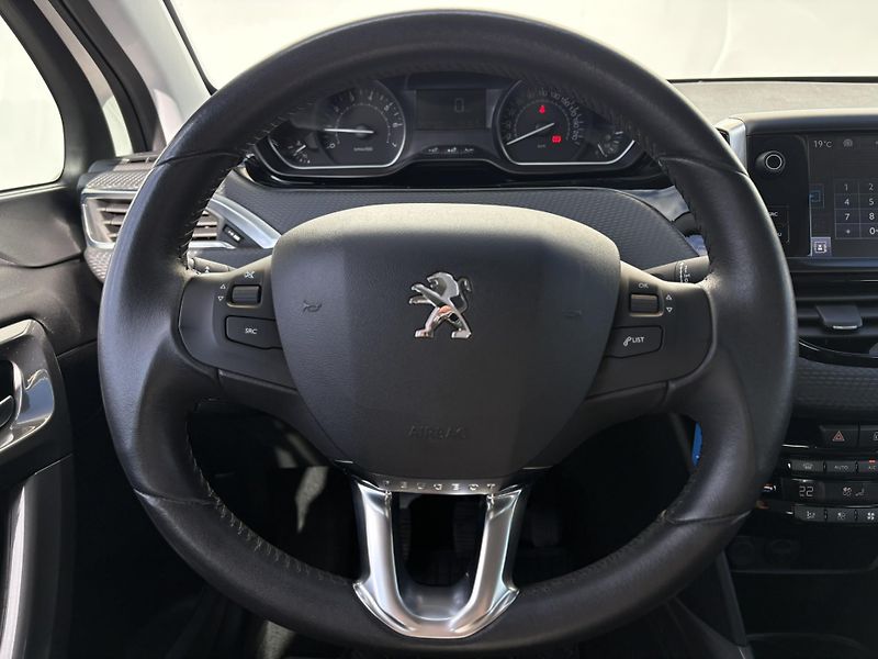 Peugeot 2008 1.2 PureTech 82k ACTIVE CITY - fotka 16 z 22
