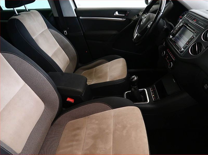 Volkswagen Tiguan (2012) Sport&Style 2.0 TDI, 4X4 - fotka 9 z 16