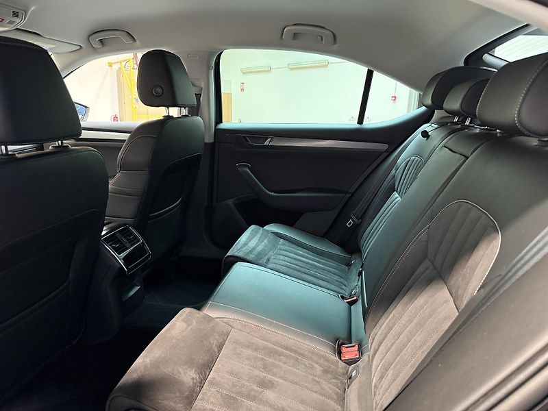 Škoda Superb 2.0 TSI 140kW Style DSG - fotka 13 z 17