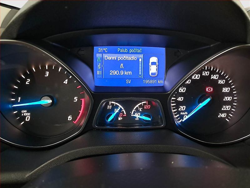 Ford Kuga (2013) 2.0 TDCi, 4X4, Tempomat - fotka 11 z 21