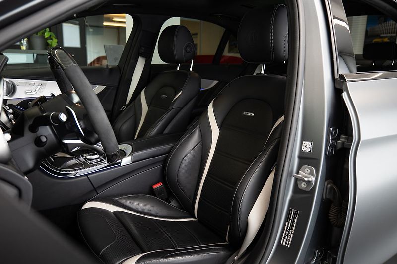 Mercedes-Benz Třídy C C63 S AMG Burmester/360/Pano - fotka 8 z 22