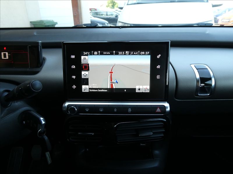 Citroën C4 Cactus 1,2 PureTech 60kW NAVI - fotka 25 z 33