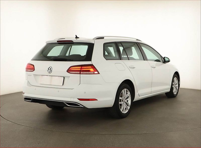 Volkswagen Golf (2019) 2.0 TDI, Serv.kniha, Tempomat - fotka 5 z 15