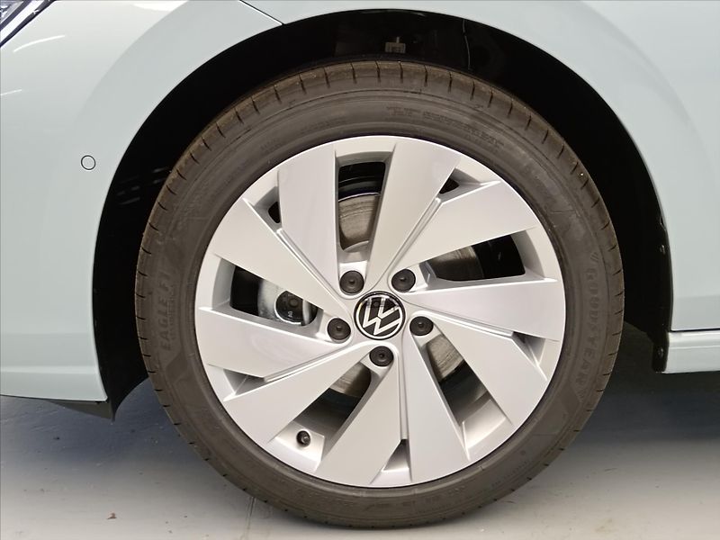Volkswagen Golf Variant (2025) 1,5 TSI 6g  People - fotka 9 z 21