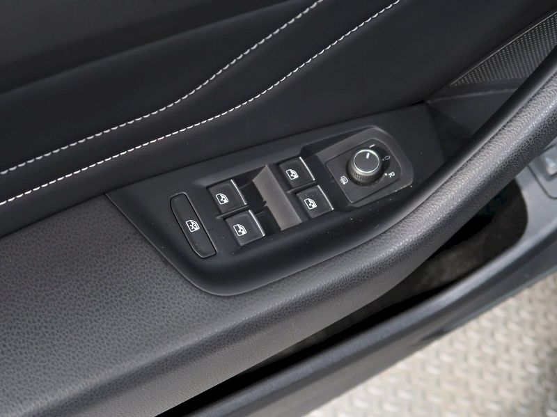 Volkswagen Passat (2022) ELEGANCE 2.0TDI EVO 110KW DSG - fotka 35 z 39