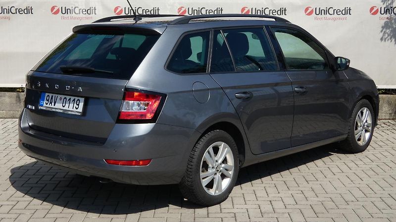 Škoda Fabia Combi 1.0 TSI Ambition - fotka 3 z 22