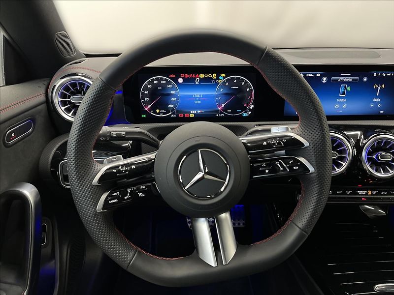 Mercedes-Benz CLA Třída 200 Shooting Brake AMG S - fotka 10 z 22
