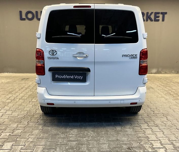 Toyota ProAce Verso 2,0D AT Shuttle Business Premi - fotka 4 z 18